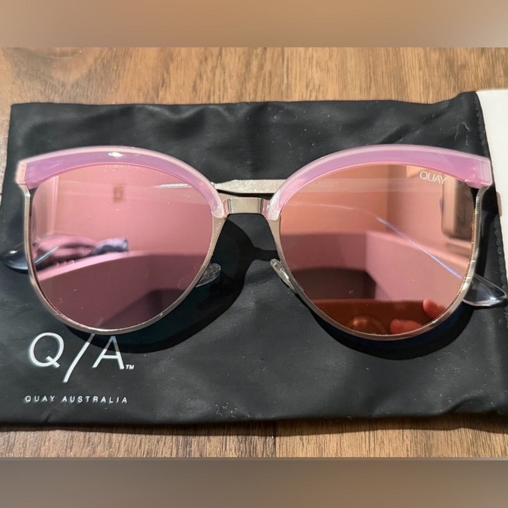 Quay Australia Pink Round Mirrored Sunglasses